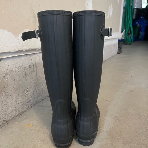 MATTE BLACK HUNTER BOOTS BRAND NEW - Picture 4 of 4